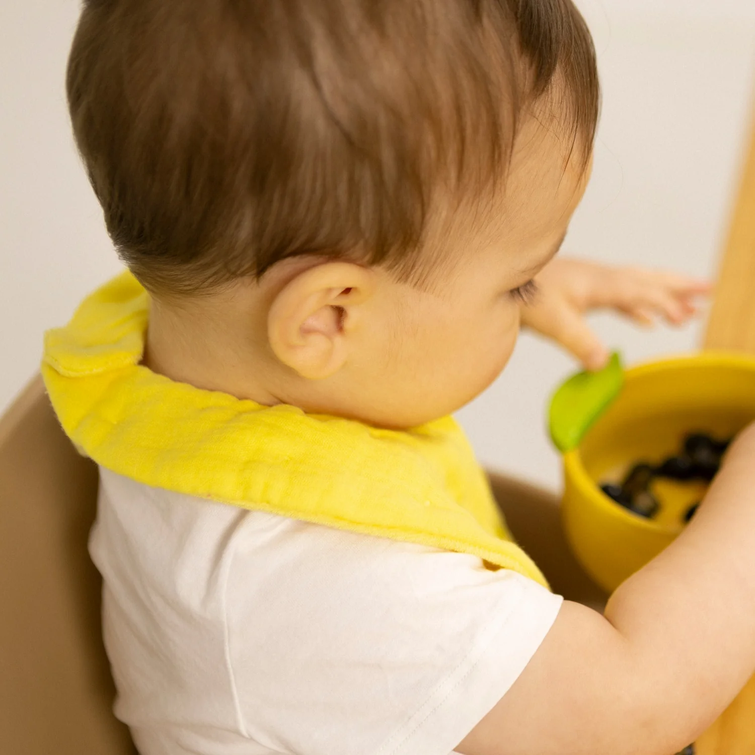 Lou The Lemon Bib - Image 3